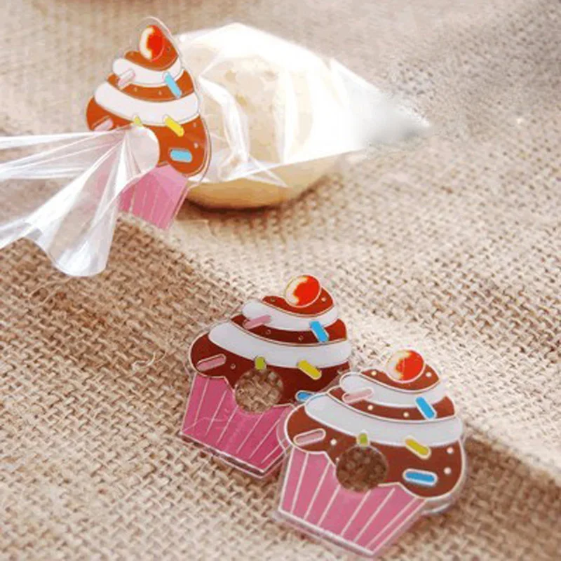 

50pcs Lovely Cupcake Pet Tie for Gift Wrapping, Gift Packing Clip, Clover PVC Clear Tie Bag Clip Party Birthday Favor