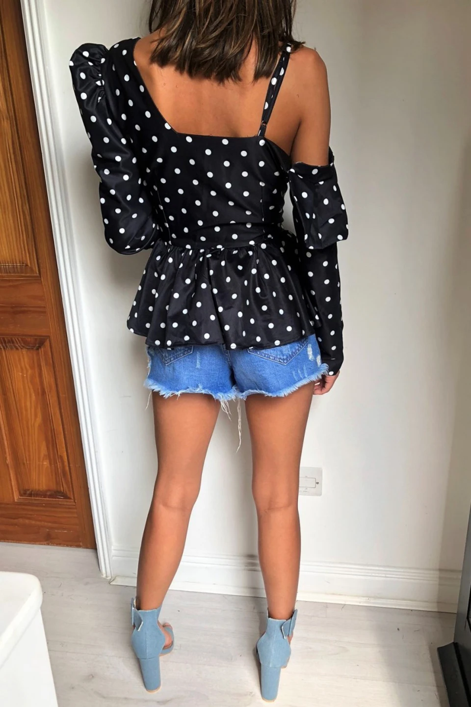  (4)
