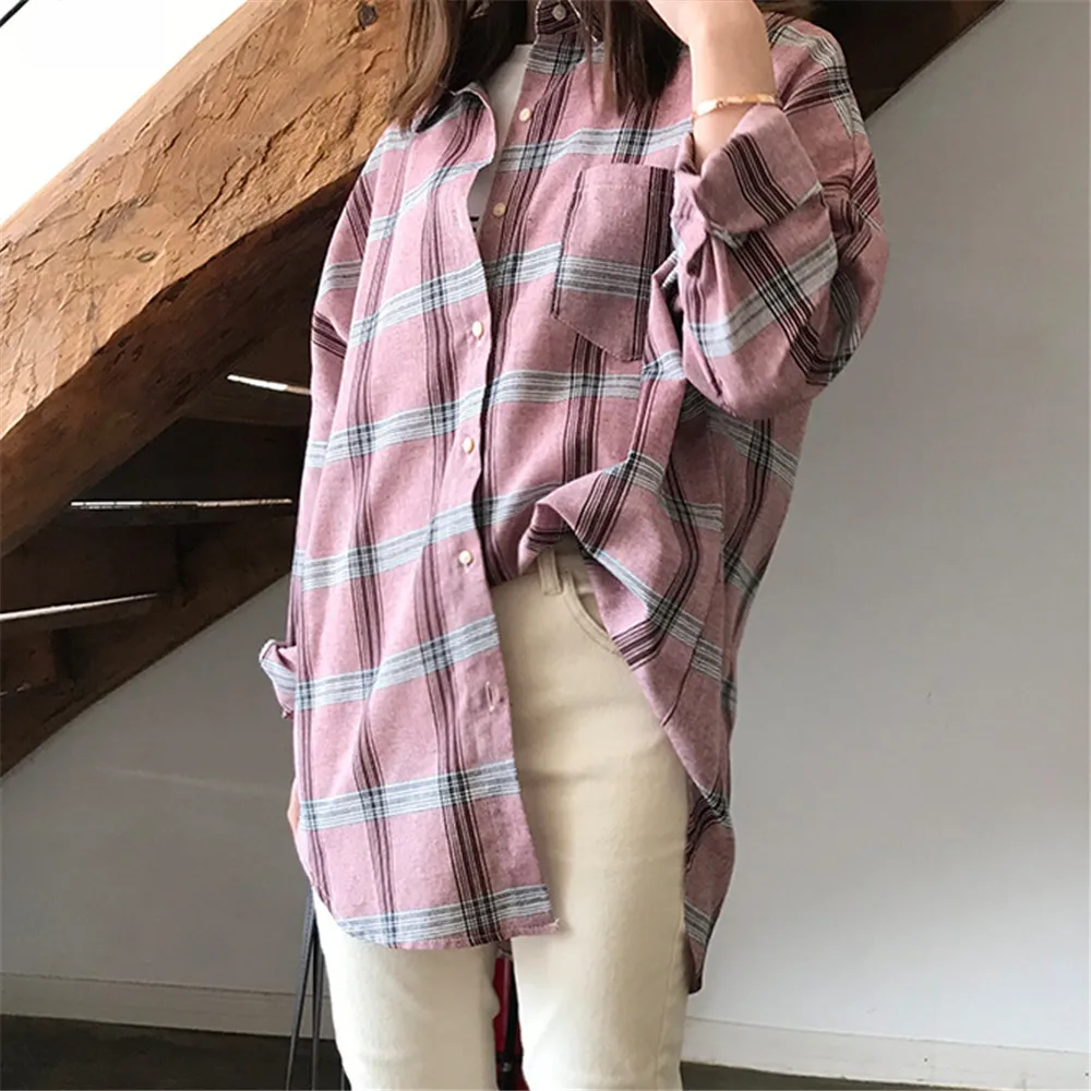 Big Loose women plaid blouses shirts 2018 Women Office Air Conditioner Blouse Shirt Female Outerwear Casual Pocket Shirts (21)