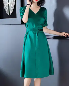 

Vogue of new fund of 2020 summer V is gotten loose belts in the dress