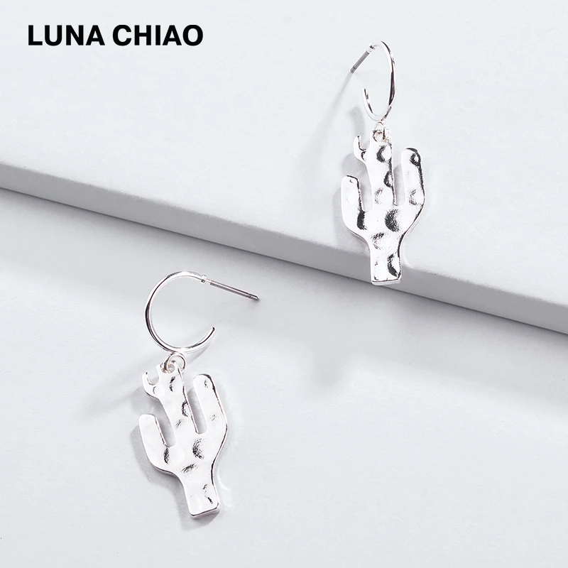 

LUNA CHIAO Gold Silver Plating Fashion Jewelry Hammered Metal Cactus Shape Hoop Earrings with Pendant Huggie Earring for Women