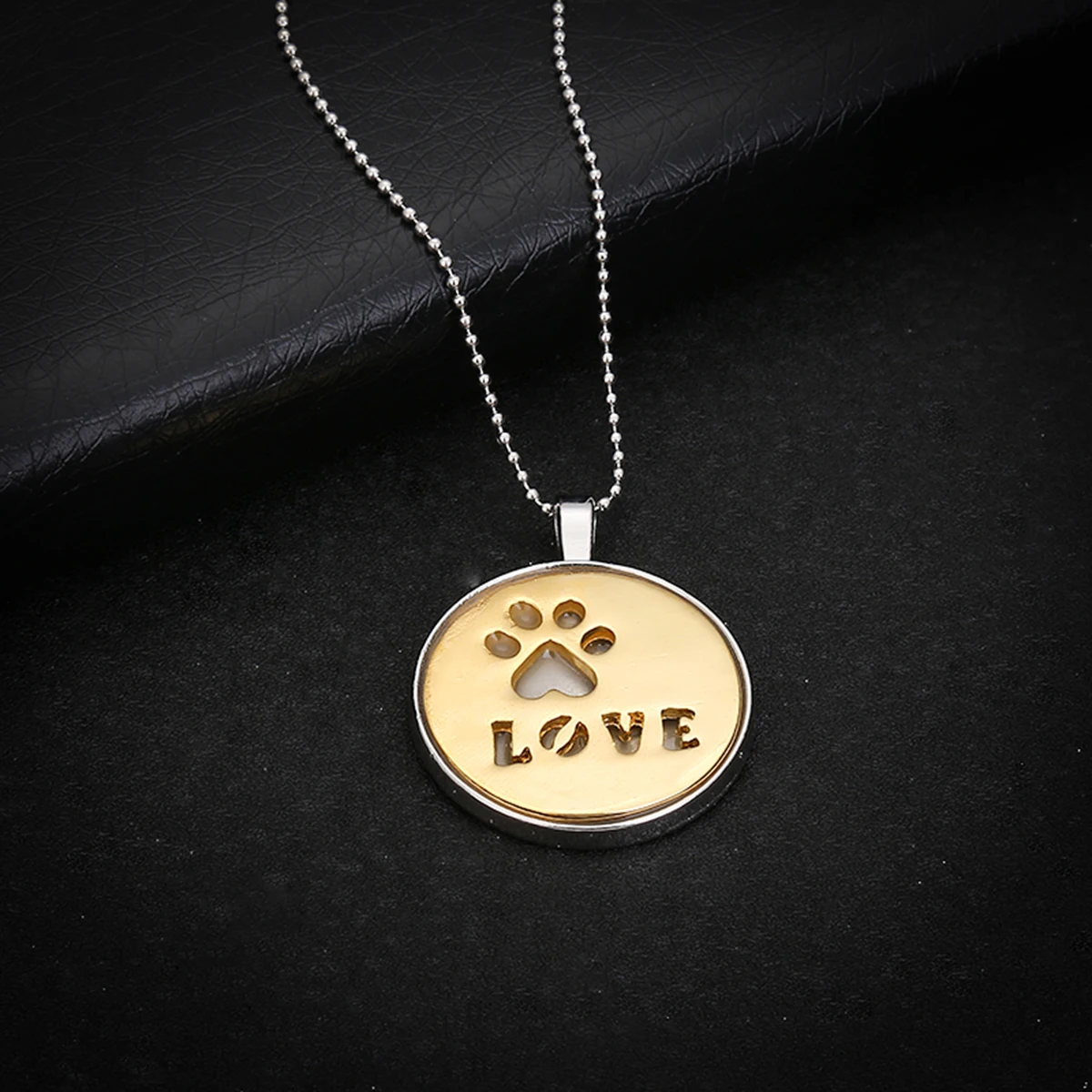 Luminous Necklaces Cute Dog Paw Footprint Round Pendant Necklaces
