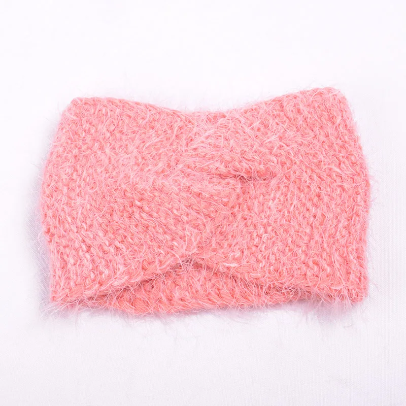 Модная зимняя женская повязка на голову, вязаная крючком, повязка на голову для девочек, однотонные аксессуары для волос, мягкая теплая повязка на голову - Цвет: Pink headband