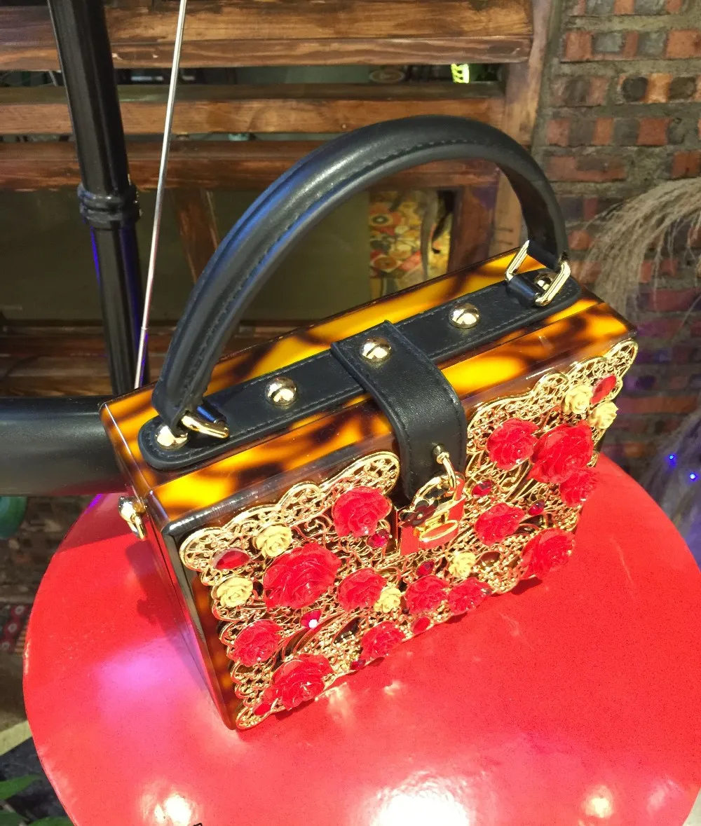 Роскошная модная дизайнерская Ограниченная серия золотисто-коричневая леопардовая акриловая дамская сумка через плечо с полыми цветами мини-сумка-мессенджер