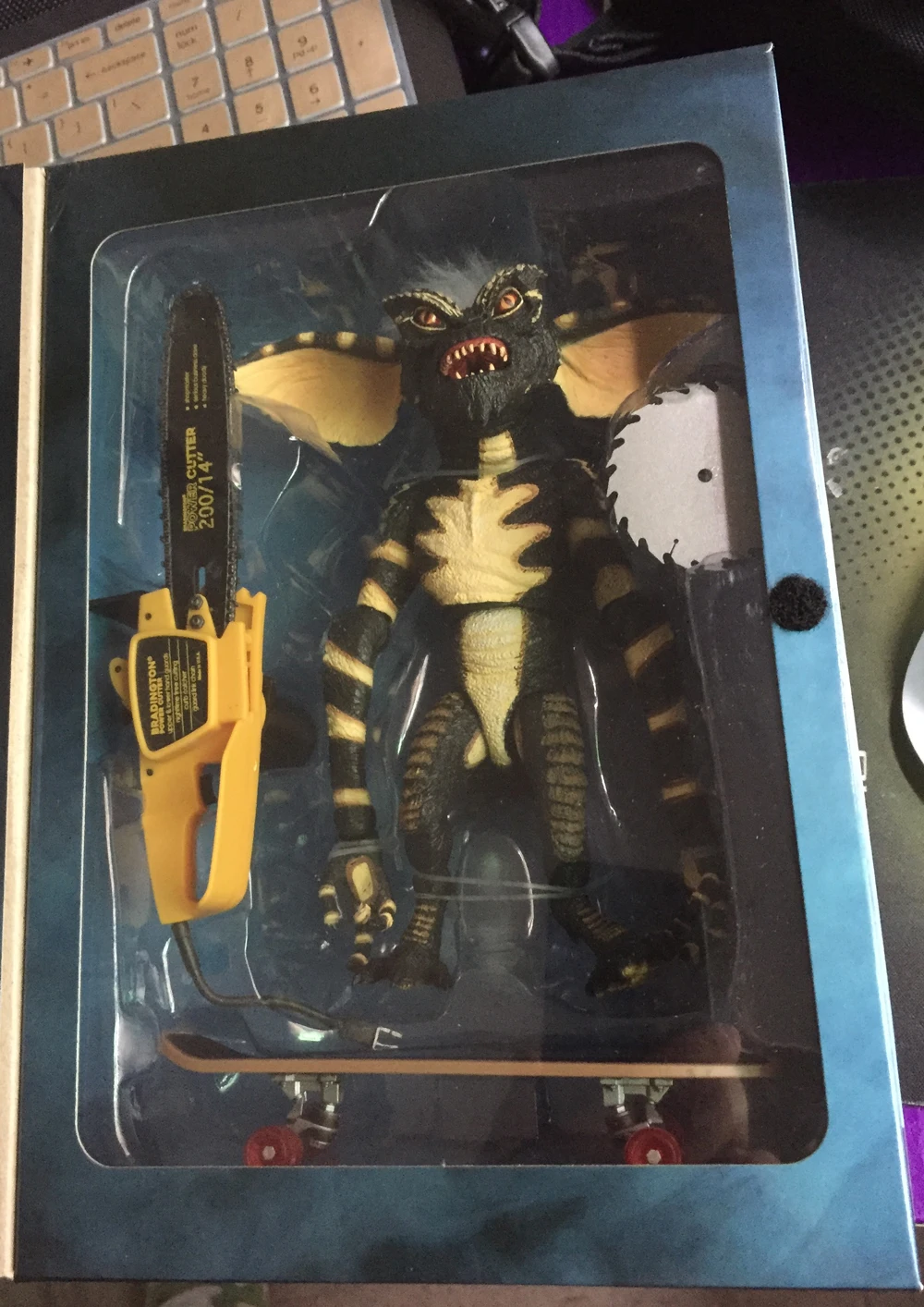 NECA Gremlins ULTIMATE полосатая пленка мигающая Gremlin Greta 610 609 Виниловая фигурка модель