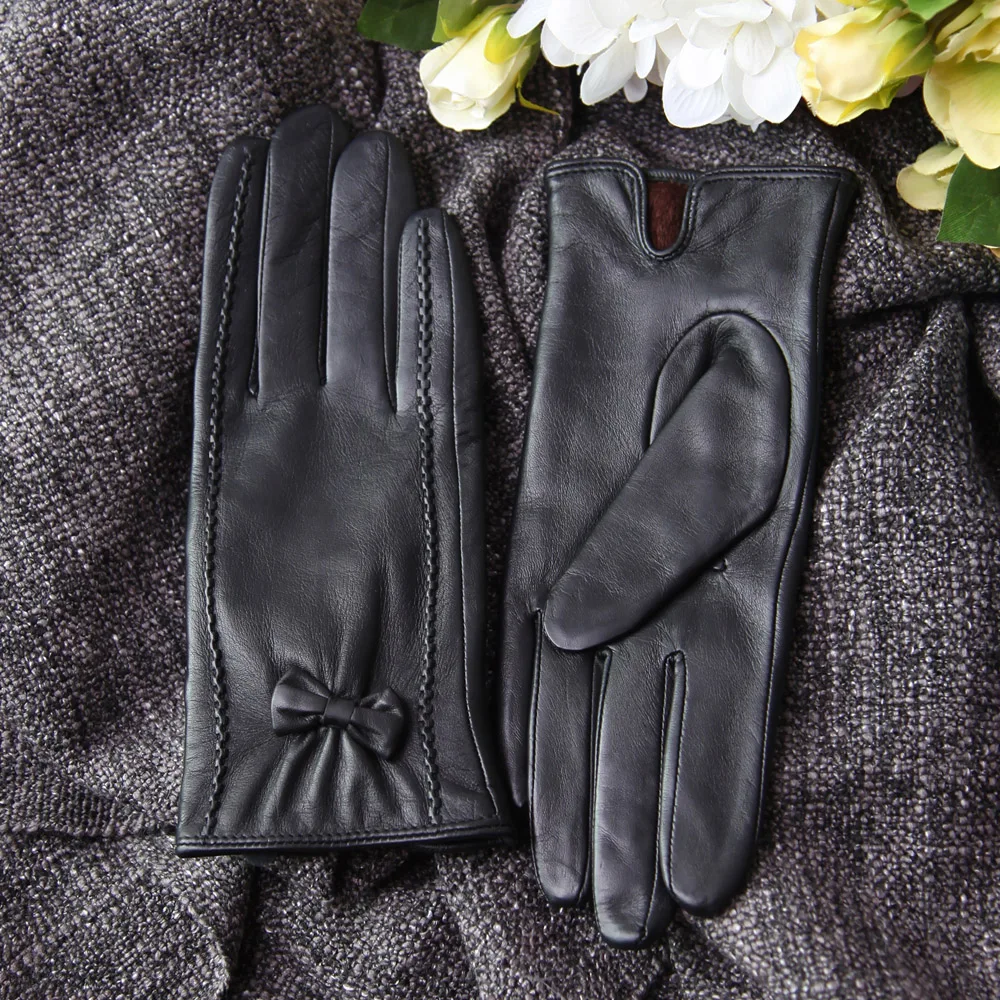 Winter Sheepskin Gloves Female Plus Velvet Thicken Butterfly Knot Driving Warm Genuine Leather Woman Gloves Touchscreen L18004NC