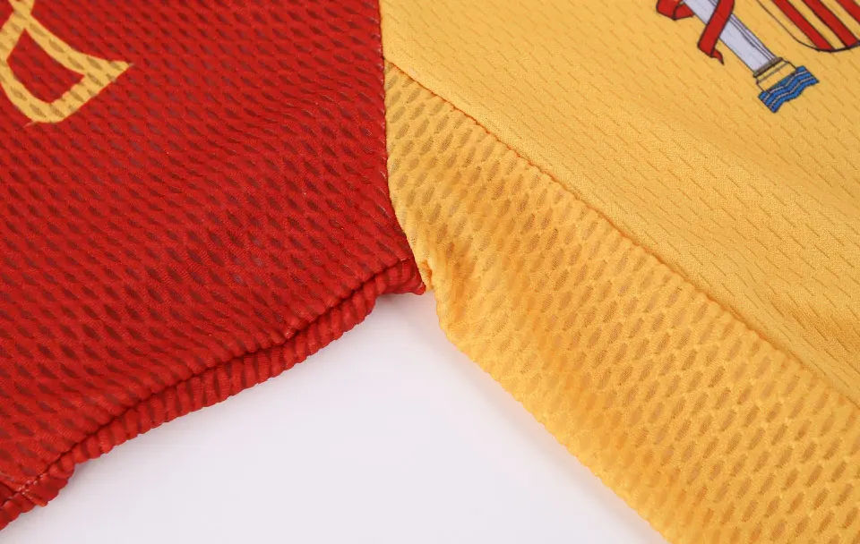 SLEEVE-Jacquard-weave-fabric-on-sleeves