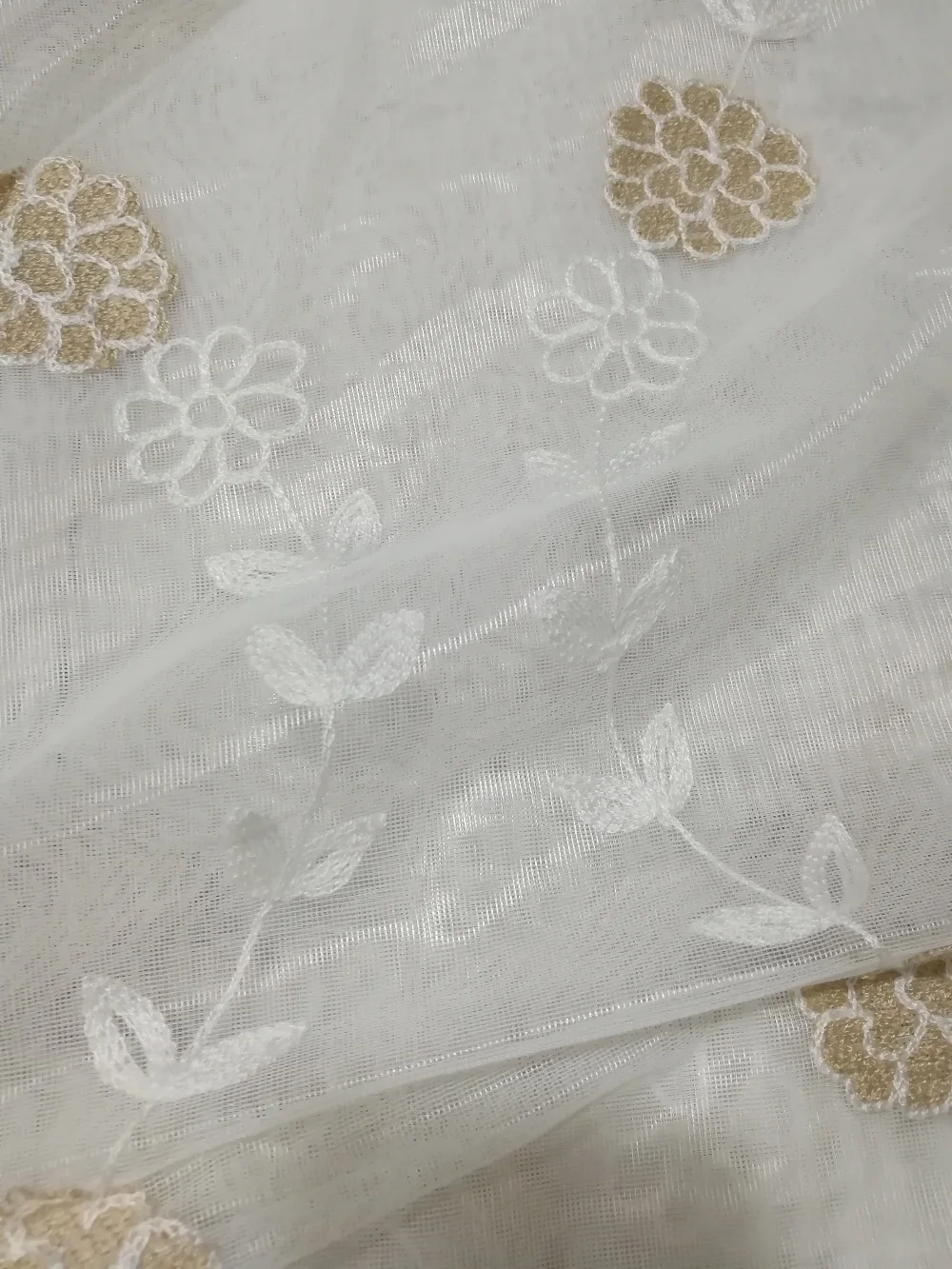 

Sun flower pattern embroidery fabric/Decorative tulle fabric/Refreshing series of chiffon fabric