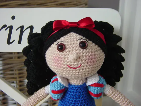 Вязаная кукла для Девочки Белоснежка Кукла-погремушка