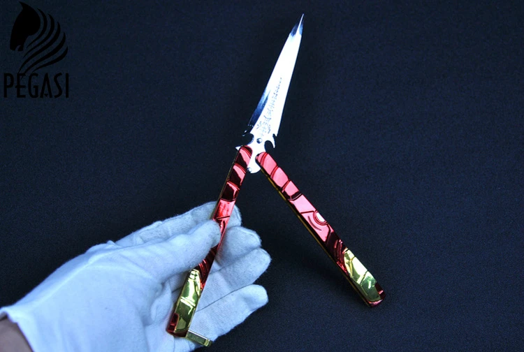 

PEGASI butterfly butterfly knife training folding titanium coating knife is not sharp butterfly dao iron man butterfly model