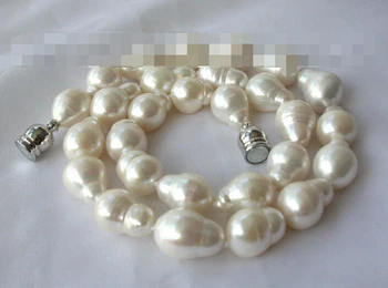 

0455 baroque white freshwater cultured pearl necklace