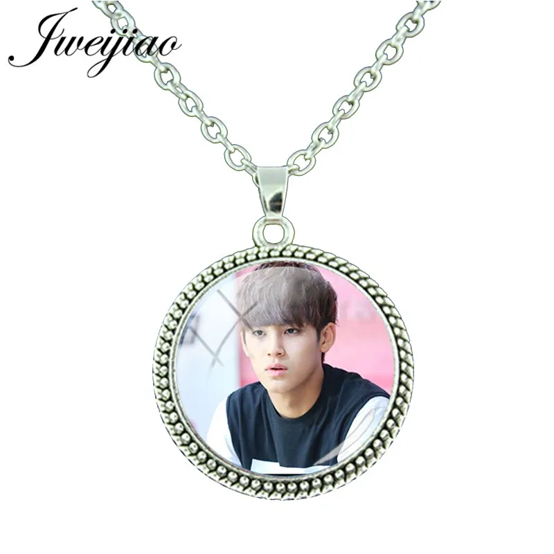 

JWEIJIAO KPOP Singers Seventeen Round Charm Necklace 25mm Glass Cabochon Photo Pendant Neck Sweater Chain Trendy Jewelry SET01