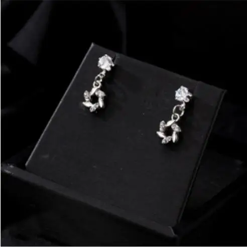 

e 1365 Simple and fashionable crystal inlaid style car ear jewelry super flash simple personality mini temperament small earring