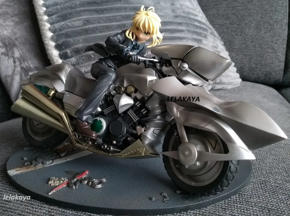 

Fate Saber Motored Model Sword of Victory Action Figure 1/8 PVC Action Figures new (color box not include)