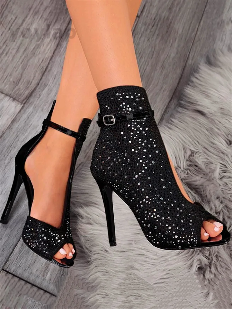 black heels thin heel