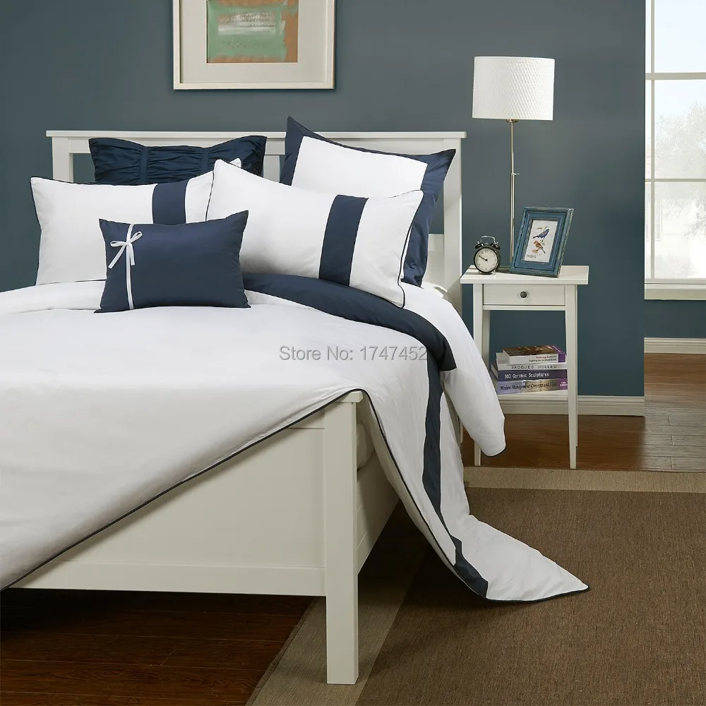 

300Thread Count Quilt Cover Set white with NAVY