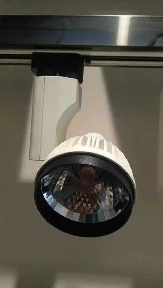 

LED track lamp spotlight 30W clothing store background wall exhibition hall COB track lamp track lamp shell slide lamp