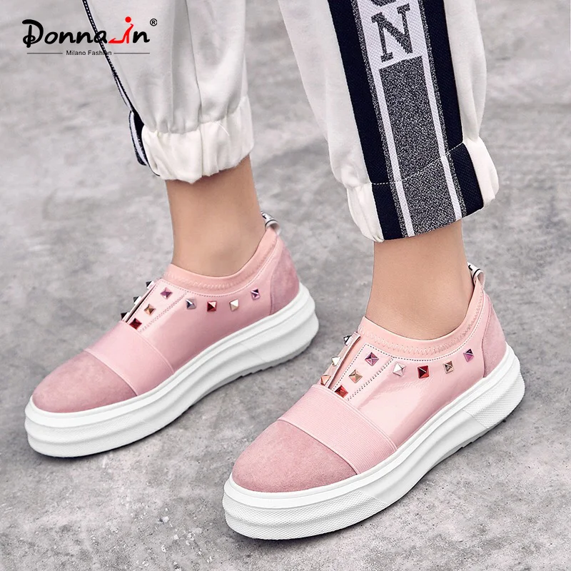 Женские кожаные кеды Donna-in на платформе без застежки со стразами