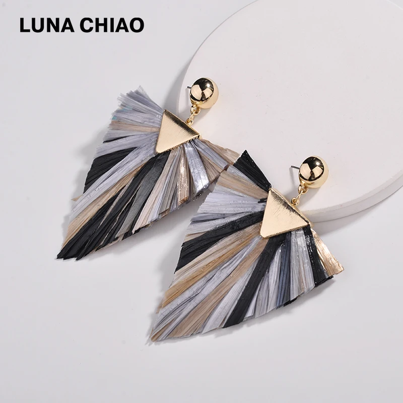 LUNA CHIAO, осень, трендовые модные треугольные Разноцветные серьги-капли с бахромой из рафии для женщин