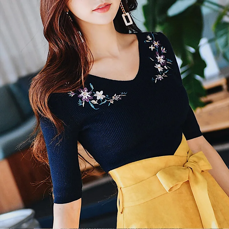 Dabuwawa Spring V-Neck Embroidery Knitted Sweaters for Women GIrls 2019 New Half Sleeve Slim fashion Pullovers Top   DN1ATS003