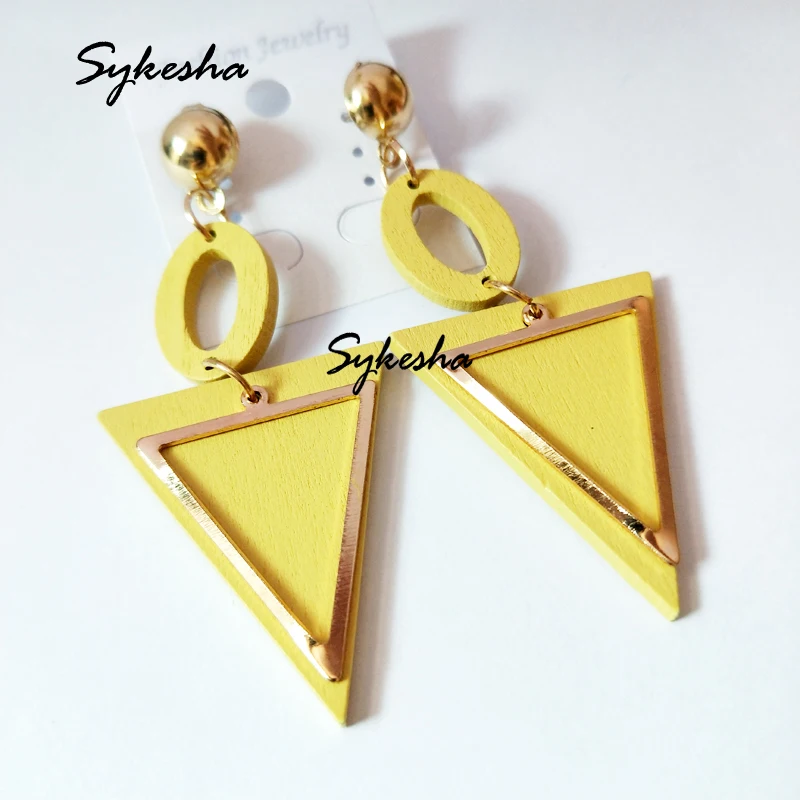 

2019 Handmade New Arrival Yellow Wood and Gold Metal Triangle Stud Earrings Bohemia Summer Holiday Christmas Gift Jewelry