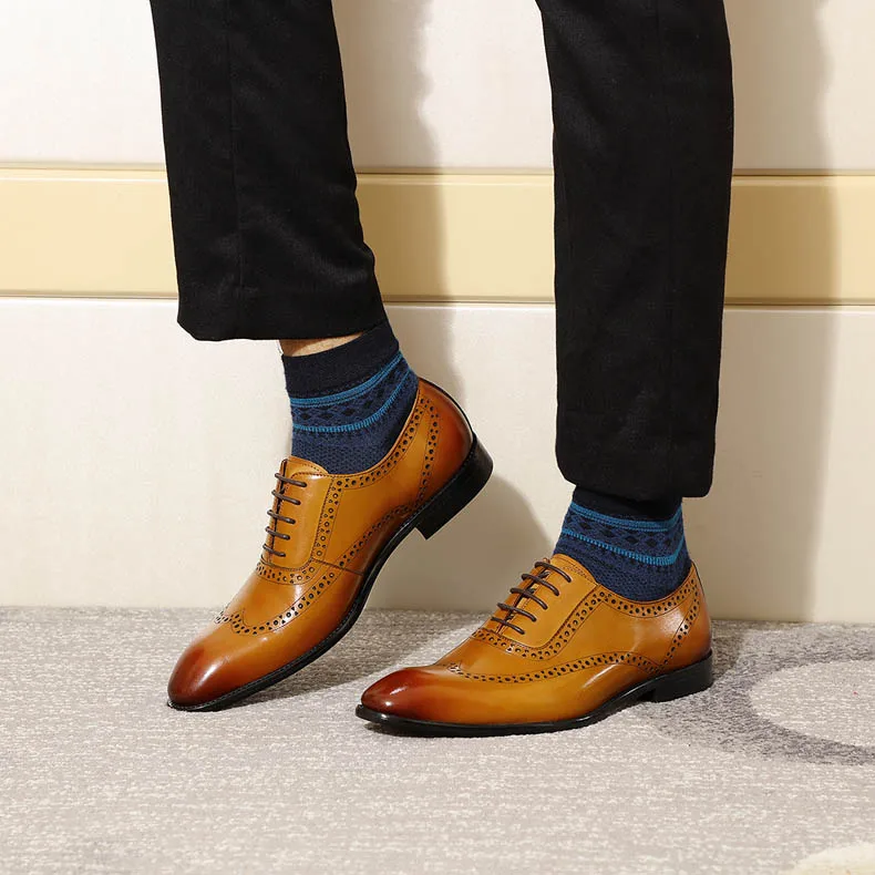 Мужские туфли-Броги из натуральной кожи в стиле ретро; дышащие модельные туфли на шнуровке с острым носком; вечерние туфли высокого качества для офиса