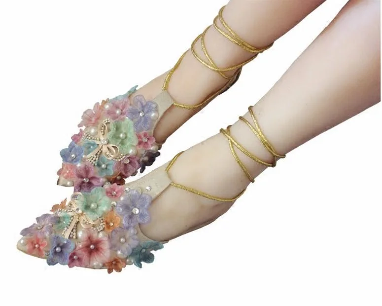 

2018 Newest Flowers Pointed Toe Flat Sandals Fashion Cross Straps Women Shoes Summer Colorful Crystals Sandal Party Shoes