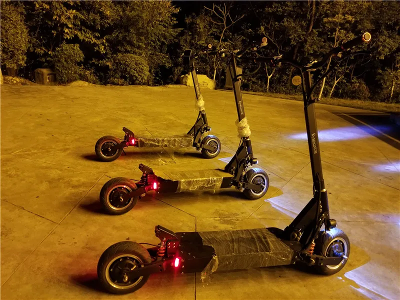 Clearance KWHEEL R7 60V Lithium Battery Electric Scooter Dual Motors 2800W E-scooter 5