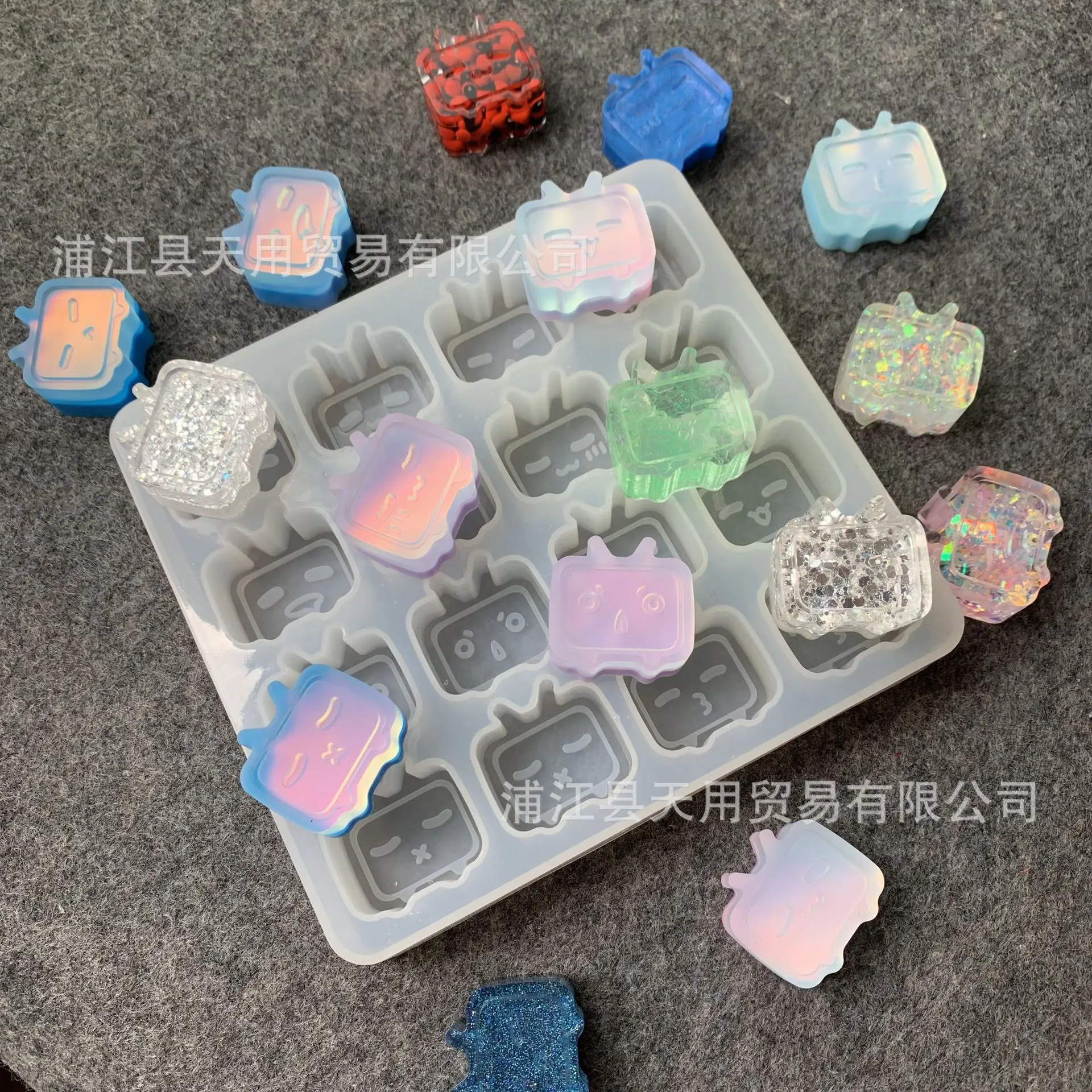 

New Crystal Drops Small TV Silicone Mold 18023
