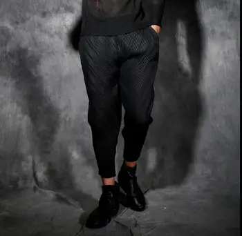 2020 spring summer personality men trousers bloomers pleated ankle length trousers male loose wide leg pants mens harem pants
2020 spring summer personality men trousers bloomers pleated ankle length trousers male loose wide leg pants mens harem pants