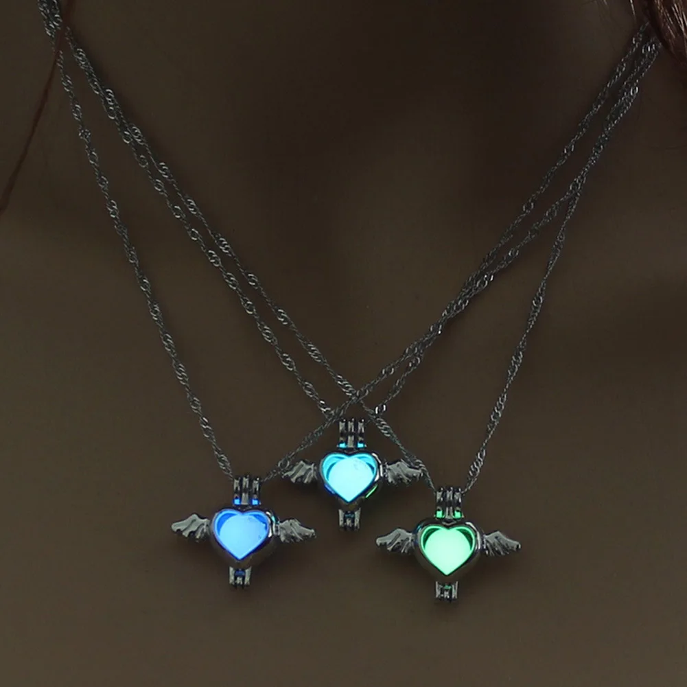 

1Pcs GLOW in the DARK Glowing jewelry Women Hollow Out Heart Key Punk Luminous Skull Pendant & Necklace 3 colors