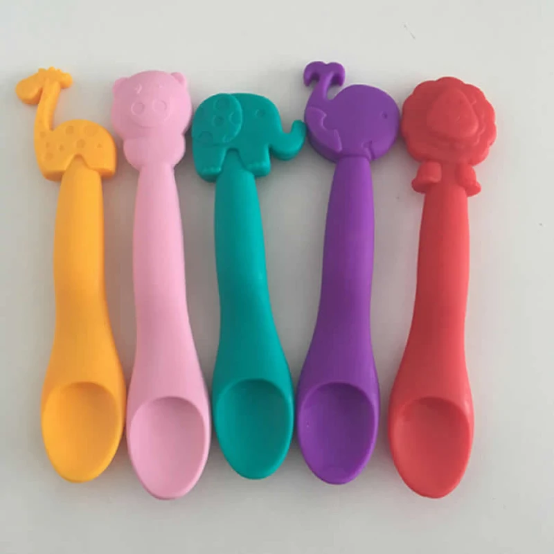 Baby-Pratos-Colher-infantil-Spoon-Neonatal-Eating-Newborn-Feeding-Supplement-Silicone-Baby-Spoon-Animal-Shaped-Feeder (1)
