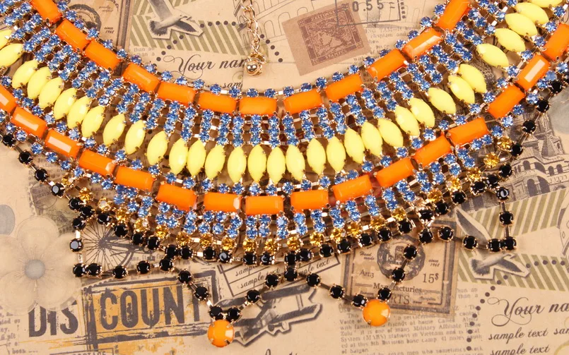 New Latest Model Fashion Necklace Crystal Resin Jewelry Chunky Statement Resin Necklace For Women