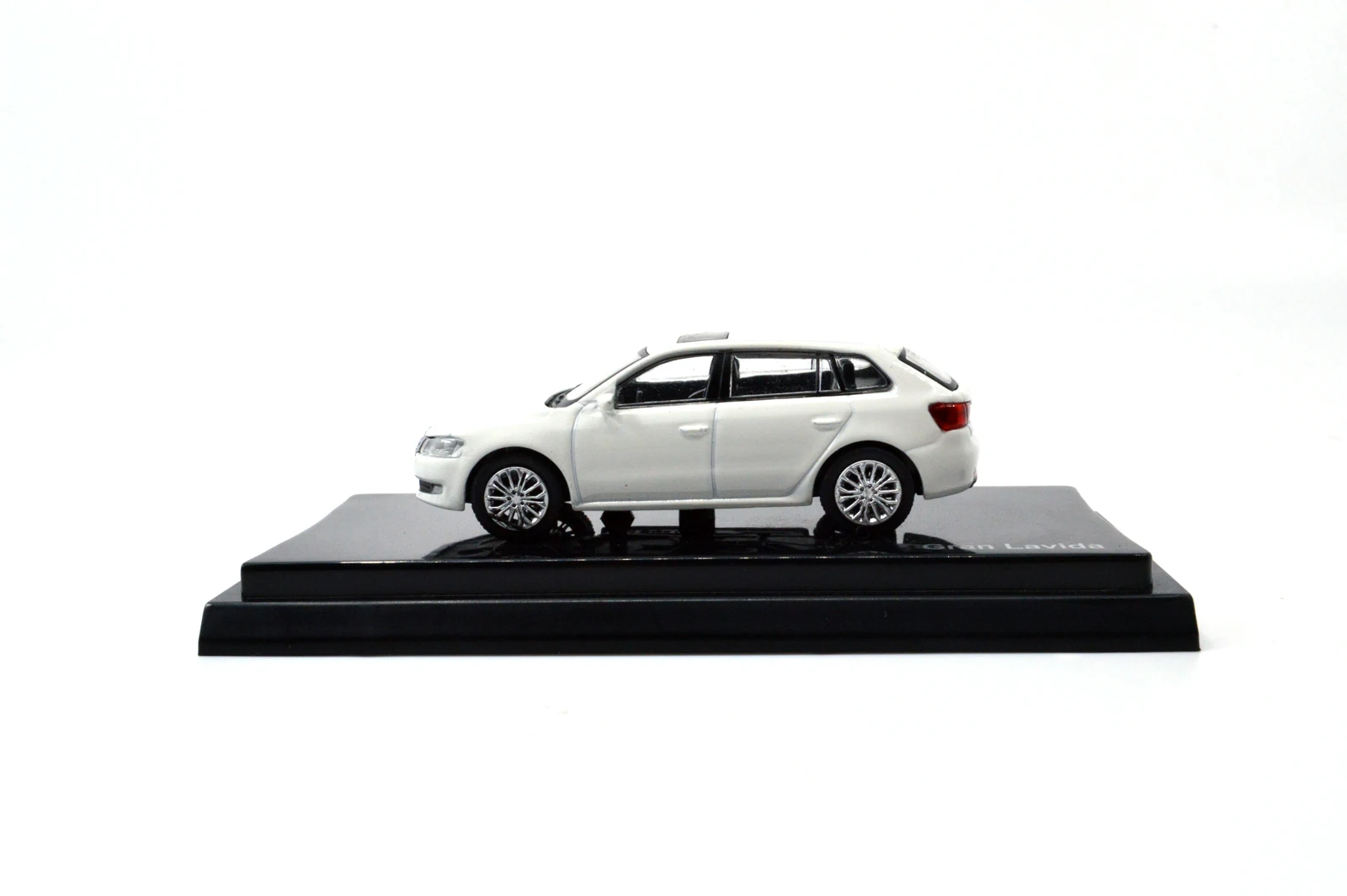 1/64 1:64 1 64 VW Volkswagen Gran Lavida белый литой под давлением игрушечный автомобиль