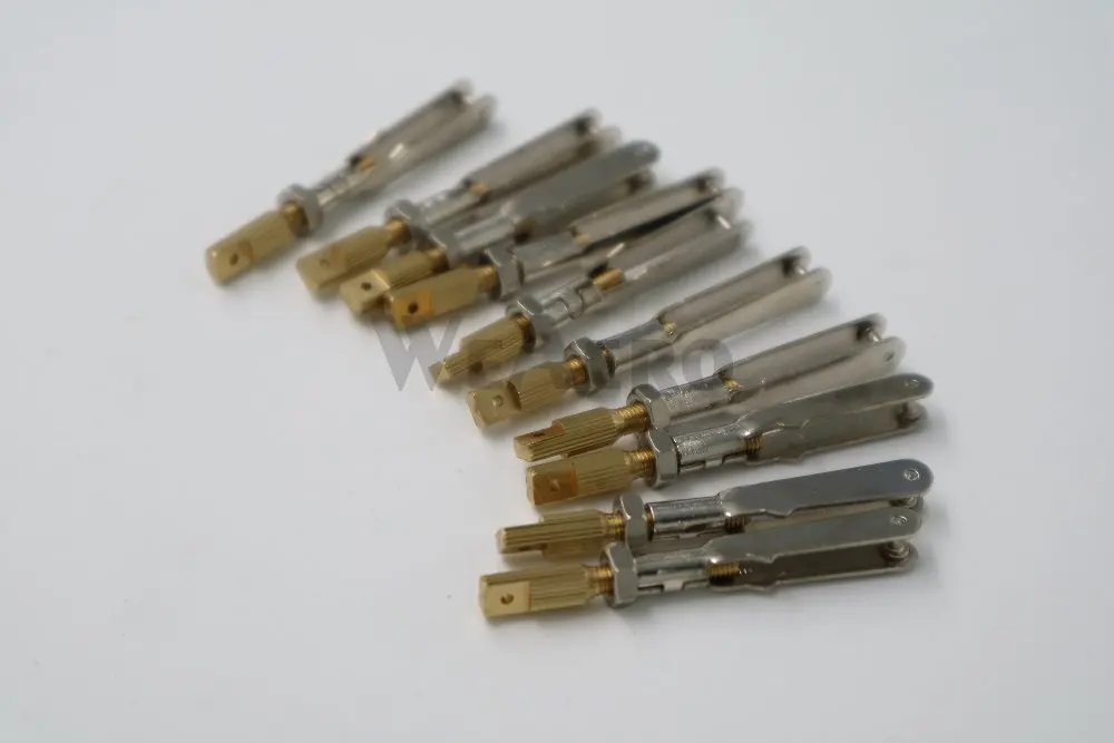 

10pcs*D3mm Metal Clevis with Solid Shaft M3xL27mm for Nitro Airplanes and Electric Airplanes