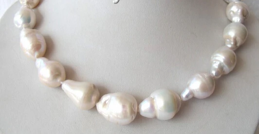 

0001308 white SOUTH Reborn keshi pearls necklace