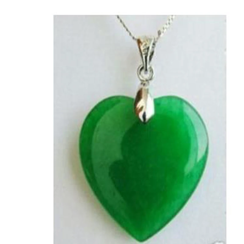 

Fashion Green Jadestone Heart Shape Silver Pendant /necklace