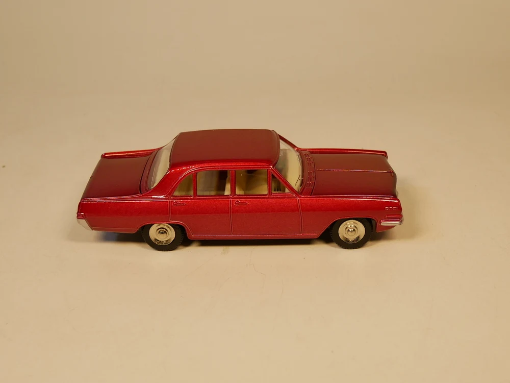 DINKY TOYS 1/43 OPEL ADMIRAL литая модель автомобиля