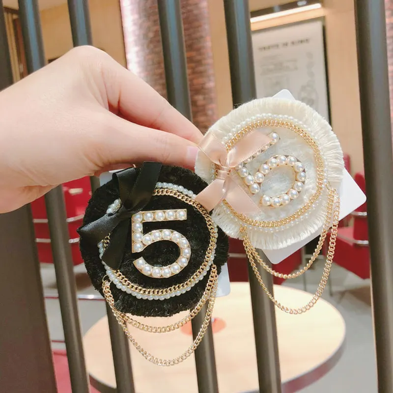 

Luxury Hairless Bow Tassel Brooches Digital Geometric Black White Cloth Pearl Brooch For Woman