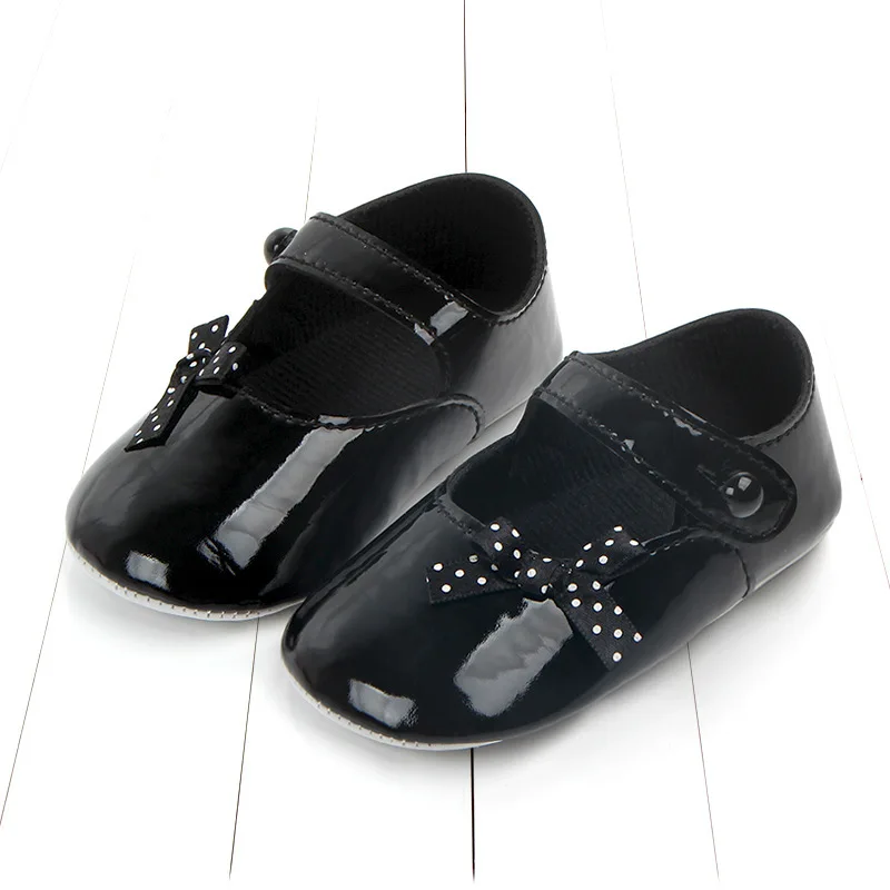 Детская обувь 0-1Year нескользящая Мягкая подошва, Детские исследование прогулочная обувь в английском стиле, с небольшой женская кожаная обувь в стиле принцессы под платье тонкие рожок для обуви