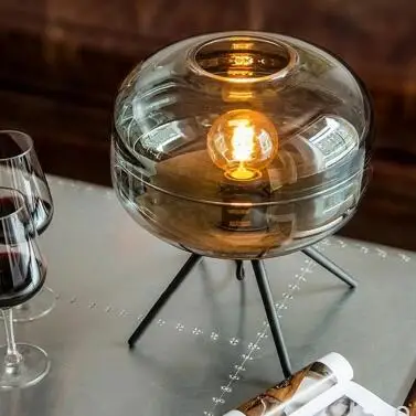 Современная американская стеклянная настольная лампа, креативная прикроватная лампа для спальни, коричневая синяя серая стеклянная лампа с абажуром, железный кронштейн, настольная лампа для чтения - Цвет абажура: Brown