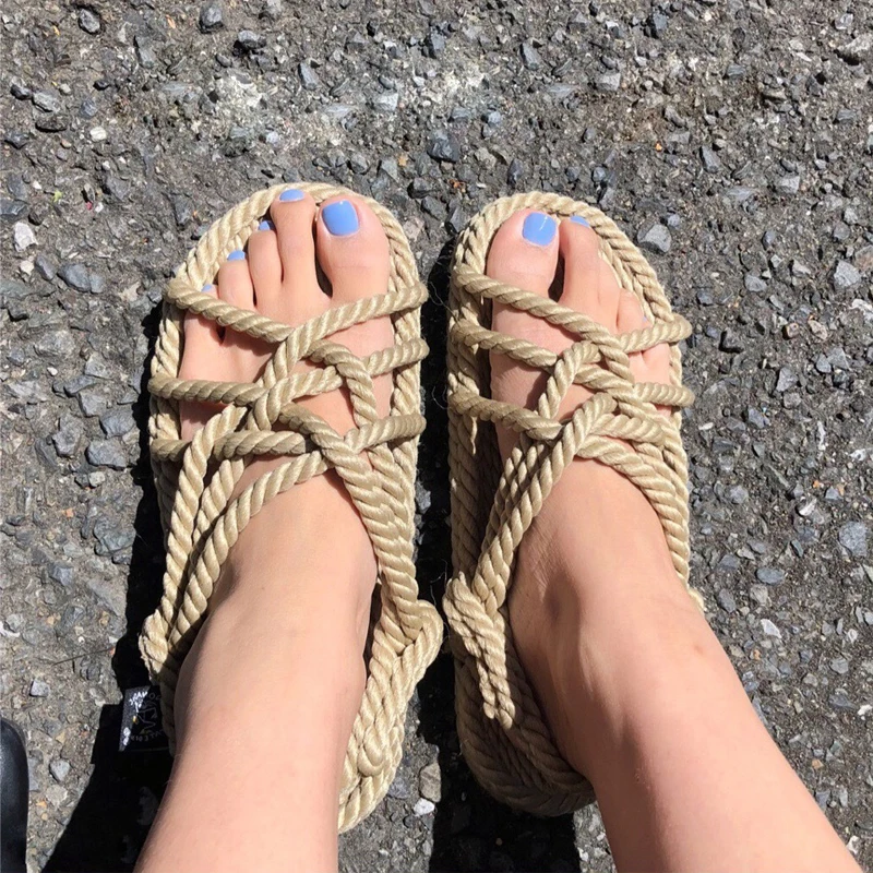 

Summer Beach Cool Shoes Hallow Out Narrow Band Woman Sandals Hot New Woman Gladiator Open Toe Woman Flats Comfortable Chic Shoes