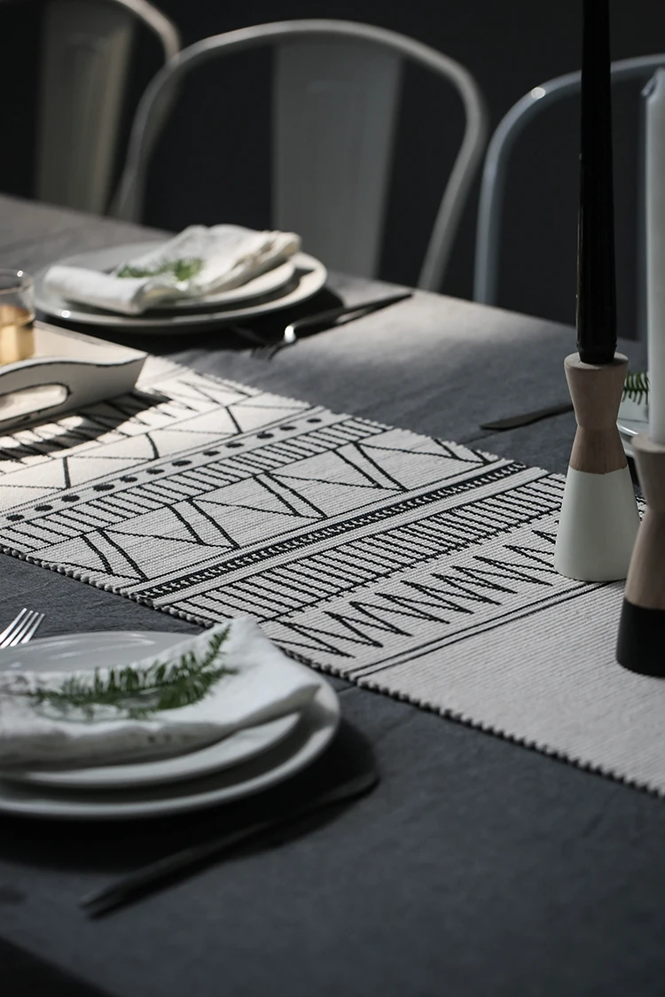 Nordic Мода Геометрический черный и белый Настольная дорожка кисточкой творческий кровать флаг чай церемонии коврики чай комплект скатерть