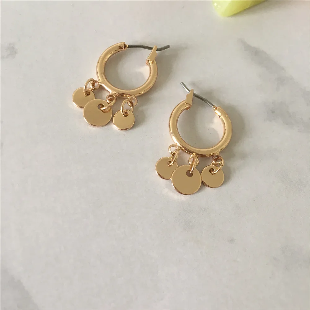 

EUROPE STYLE SMALL HOOP EARRING GOLD COLOR PLATING