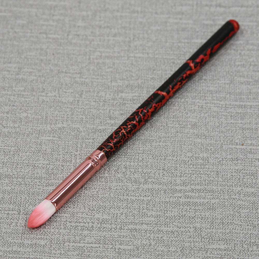 

1pcs Eyeshadow Shading Powder Highlighter Nose Makeup Brush Tapered Blending Brush Pincel Maquiagem Cosmetics Beauty Tool