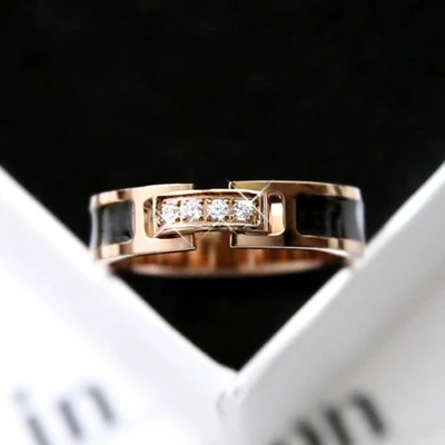 

High Quality Trendy Rose Gold color Titanum Steel Black oil woman Ring ,Nice jewelry gift , TRK003
