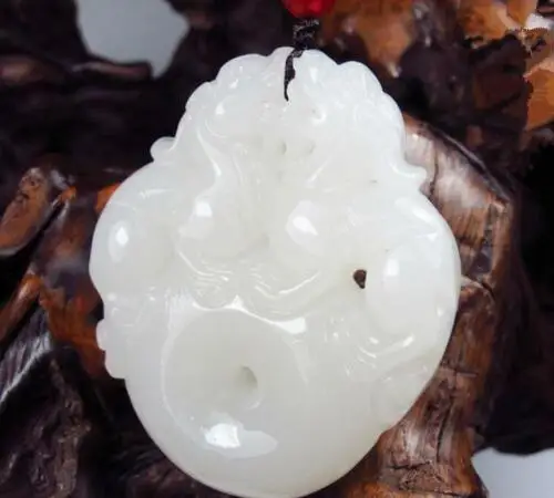 

Exquisite Chinese Good Luck Jade Carving Natural Hetian White Jade Necklace Pendant Amulet Pixiu Unicorn Auspicious Beast Statue