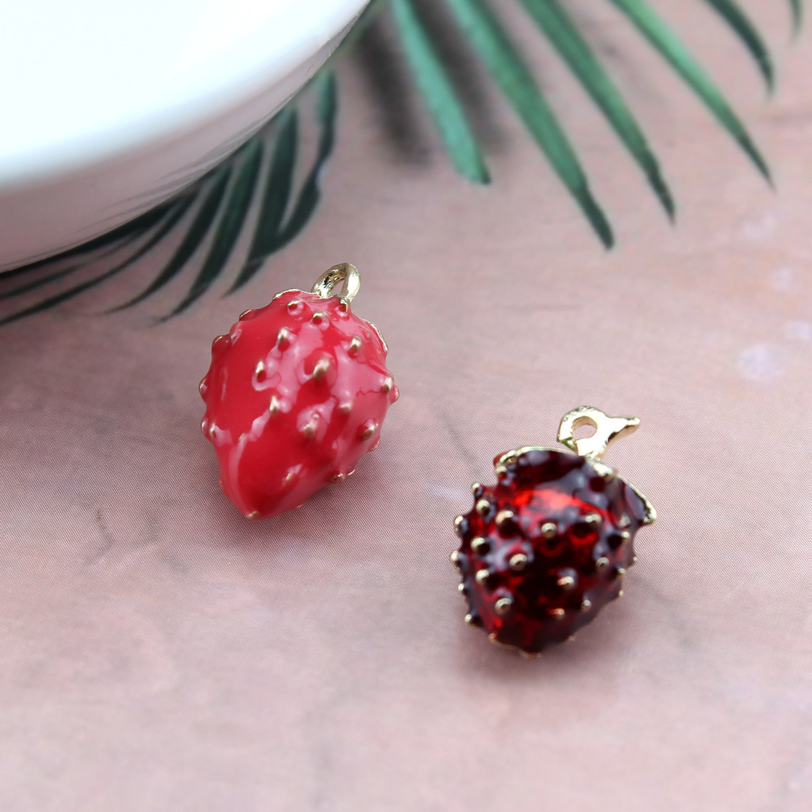 

2pcs fashion alloy strawberry charms for bracelet metal fruit dangle berry pendants earring diy handmade jewelry making