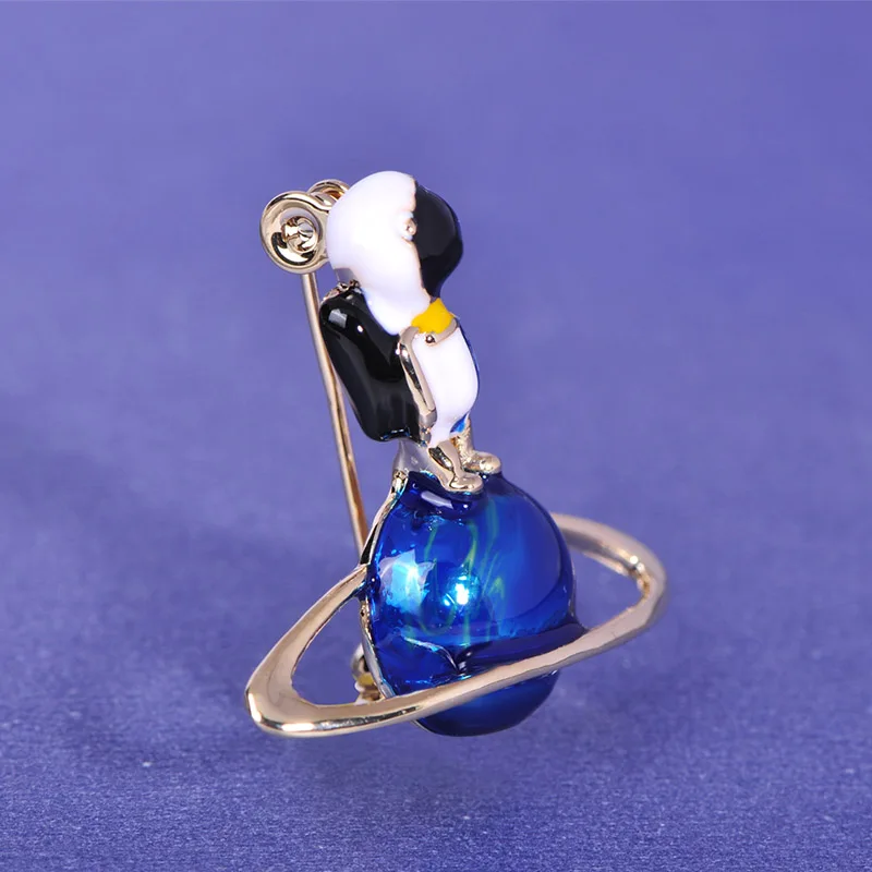 Funmor Fashion Astronaut Planet Brooches Enamel Pins Children Men Coat Sweater Shirt Corsage Routine Ball Ornaments Accessories