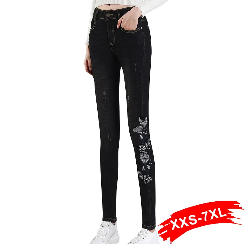 Плюс размеры цветочный Вышивка Длинные Джинсы 4XL 5XL Осень Черный джинсовые штаны модные узкие брюки для женщин